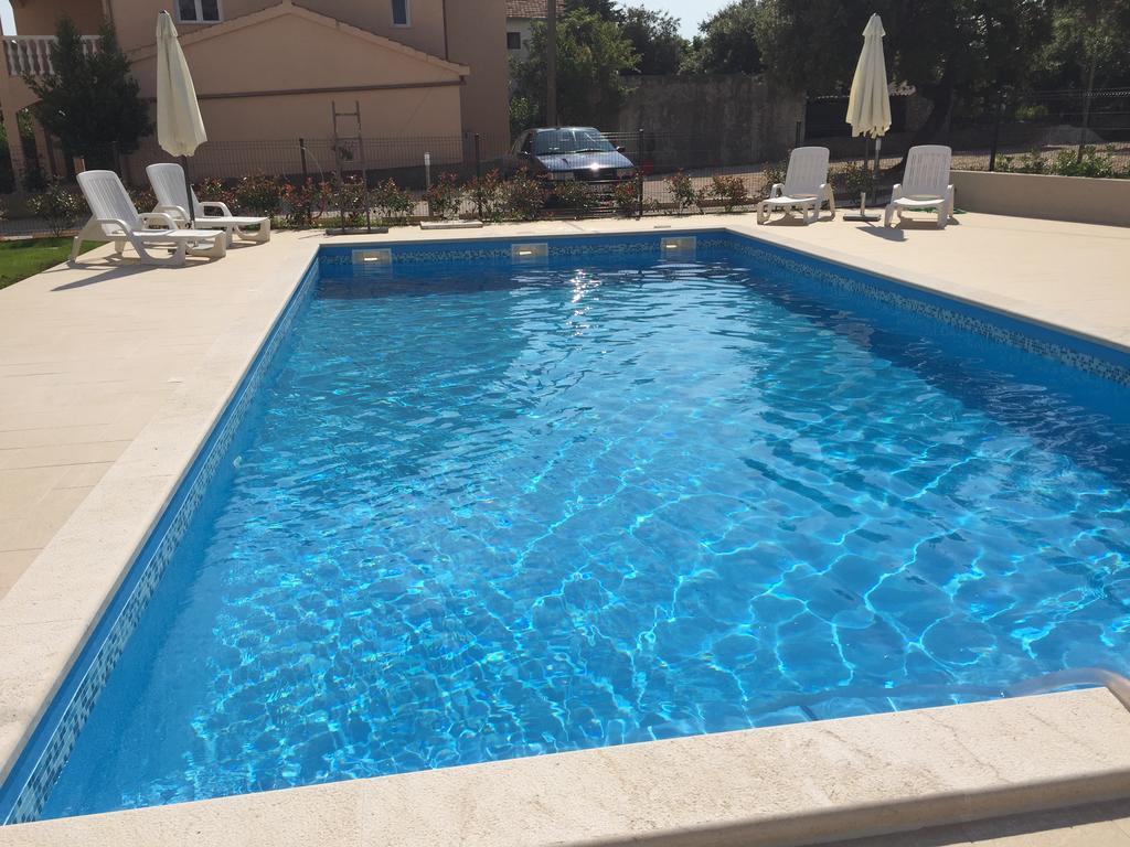 Guest House Punta Grzan Petrcane Ngoại thất bức ảnh